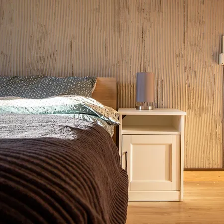 Апартаменти Skybar - Bay View, Private Balcony, Free Garage *