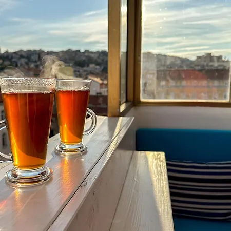 Апартаменти Skybar - Bay View, Private Balcony, Free Garage Трієст