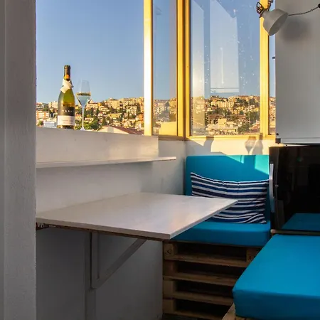 Skybar - Bay View, Private Balcony, Free Garage Апартаменти *